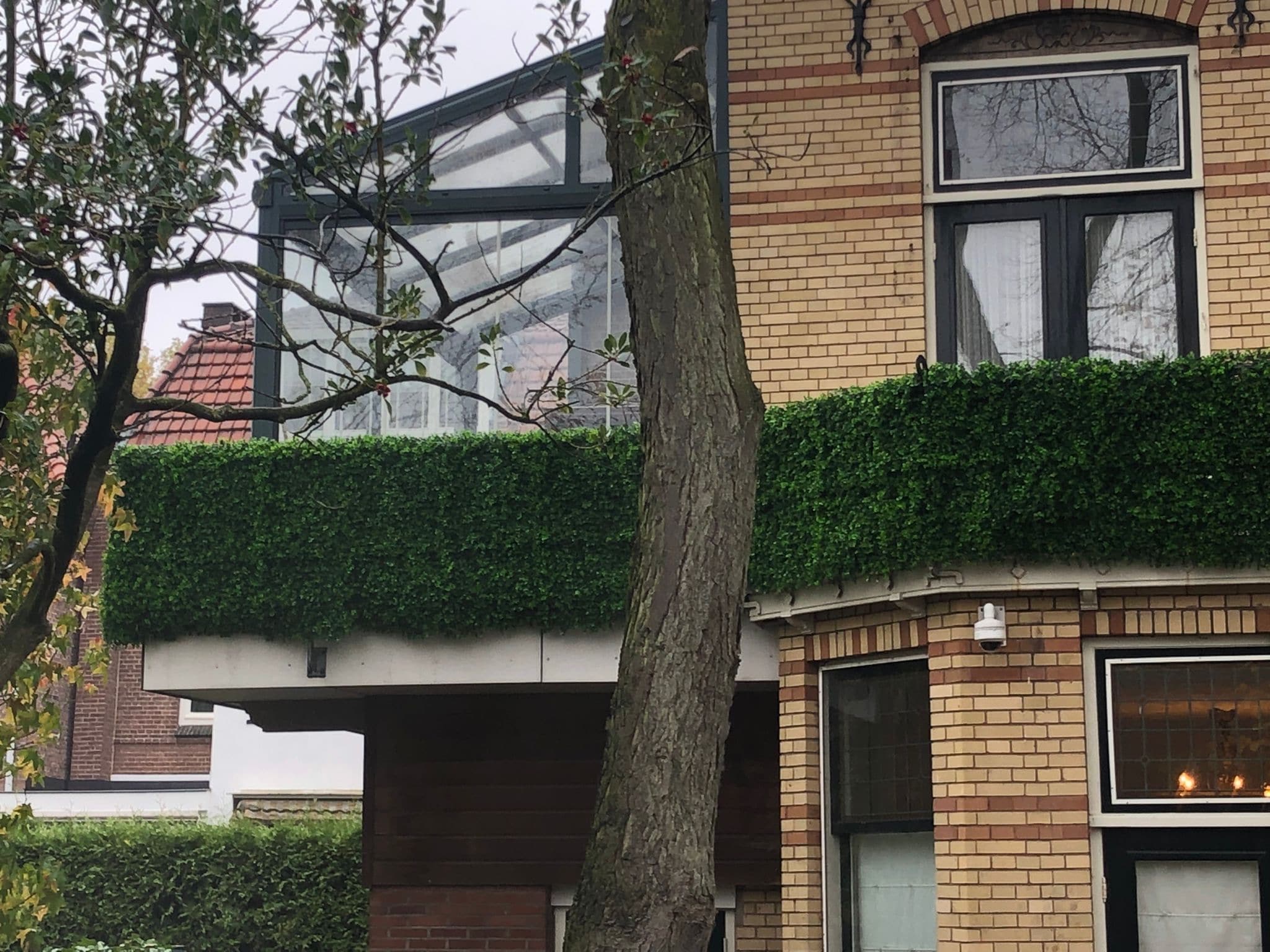 balkon met kunsthaag