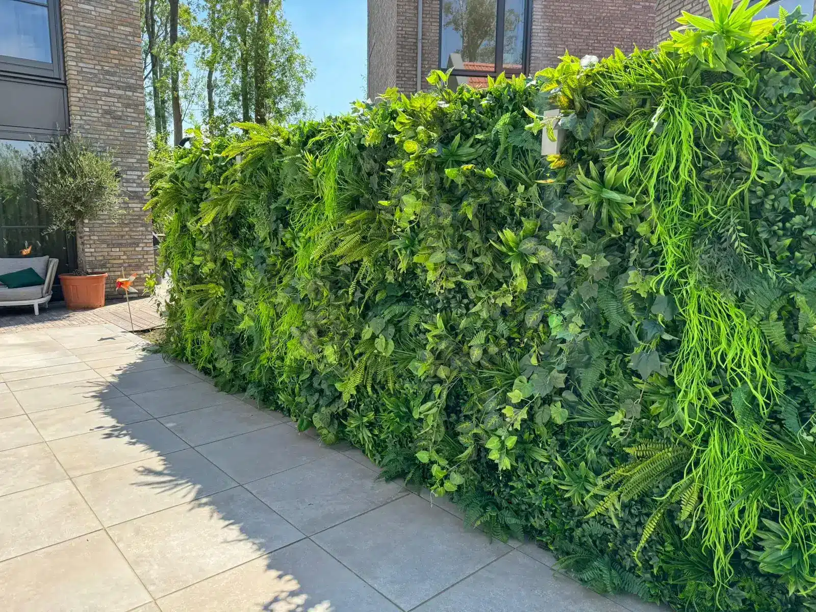 Jungle kunsthaag buiten in Muiden